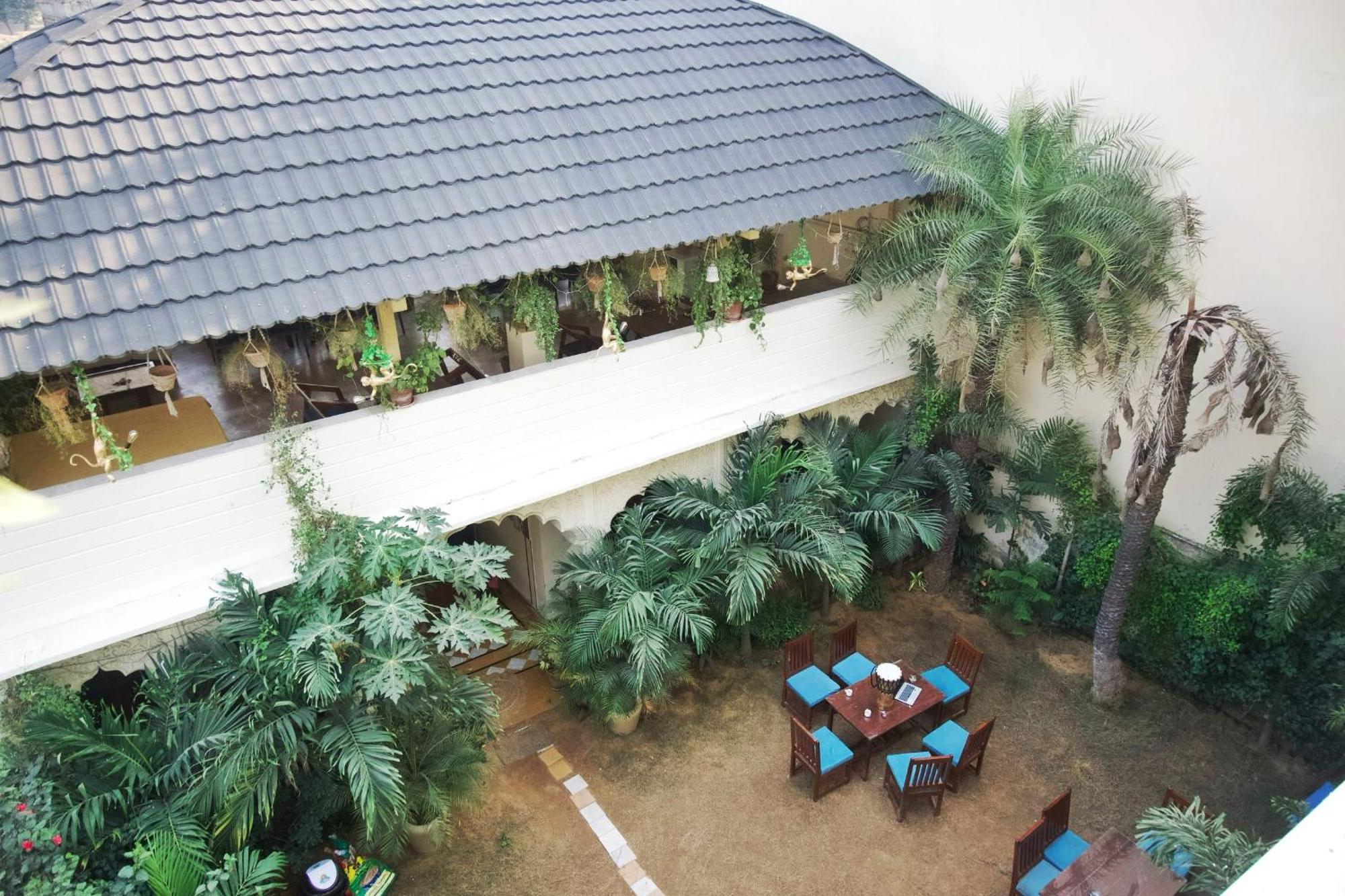 Banana Hostel พุชการ์ ภายนอก รูปภาพ